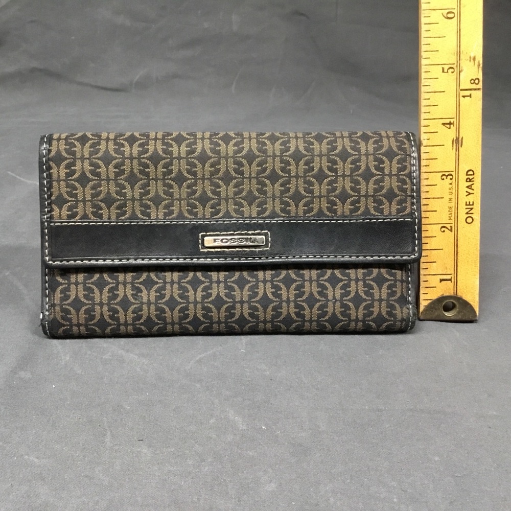Fossil Signature Wallet - Picture 3 of 5